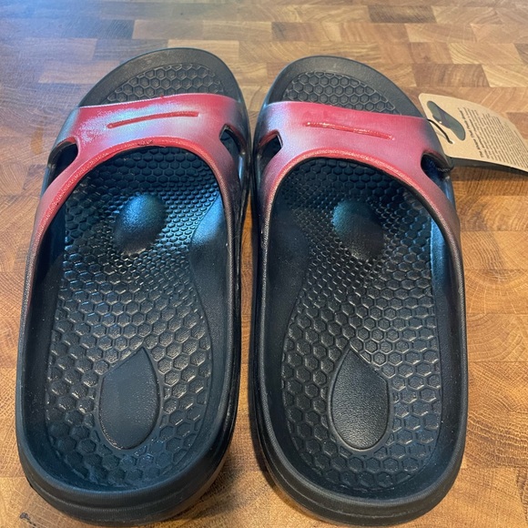 NWT Spenco Fusion Unisex recovery 2 fade red and‎ black slides- size W9 M8 - Picture 6 of 7
